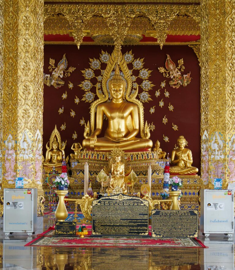 Wat Traimit