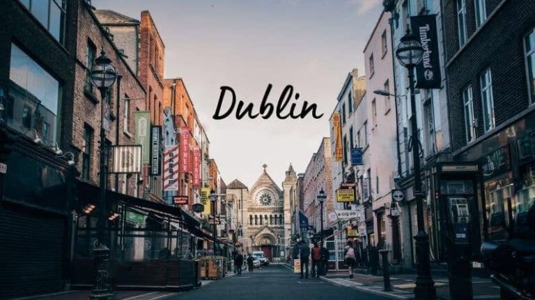 Vousatí vikingové, upírská krypta a Davidovy fanynky: Jak nás dostal Dublin